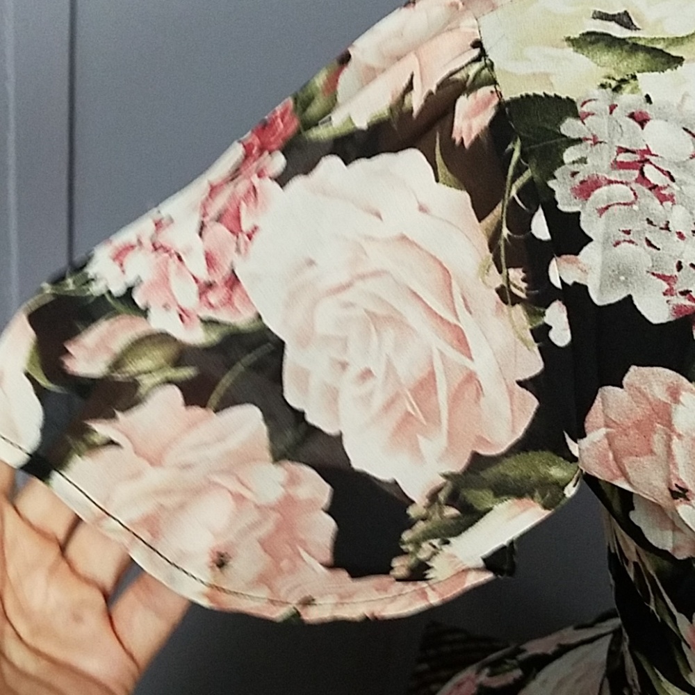 Beautiful a True Floral Wrap Dress - Picture 7 of 8